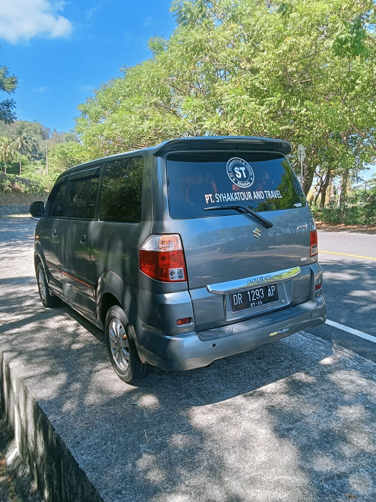 Trans Gili partner shuttle van